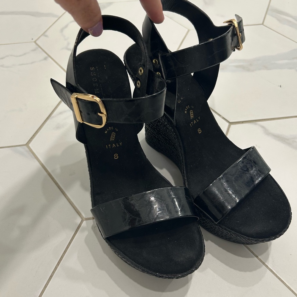 Stylish Black Wedge Sandals